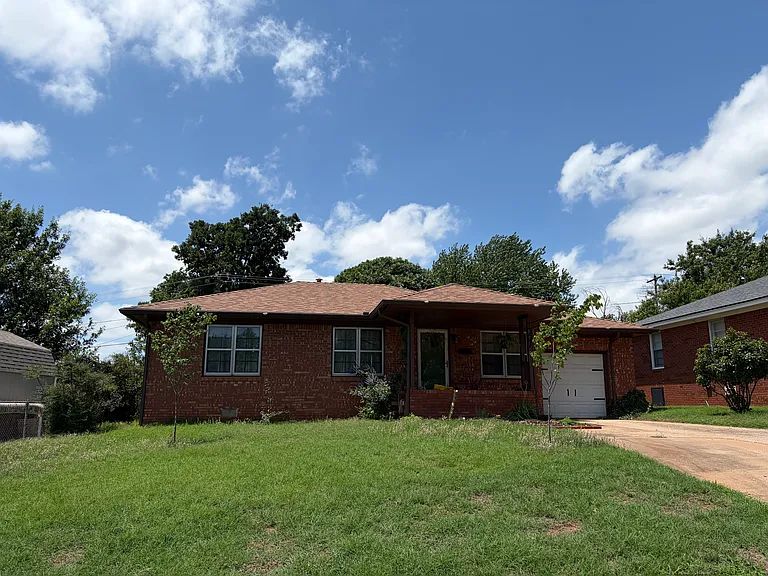 1307 N Broad St — Photo 1