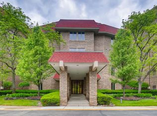 1250 Rudolph Dr #5N, Northbrook, IL 60062