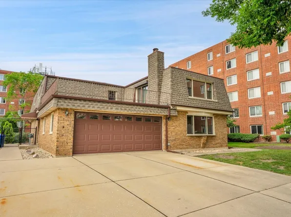 901 E Ardyce Ln, Mount Prospect, IL 60056