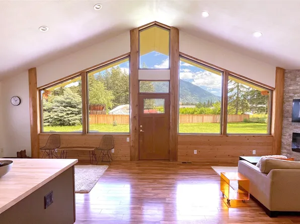 183 Middle View Trl S, Columbia Falls, MT 59912