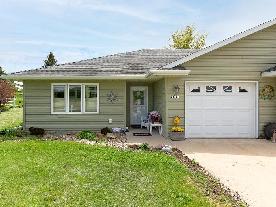 1601 Parriott St, Aplington, IA 50604 Zillow