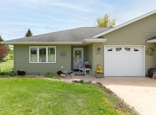 1601 Parriott St, Aplington, IA 50604