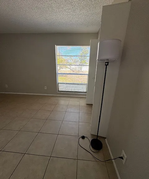 411 Diplomat Pkwy E — Photo 6