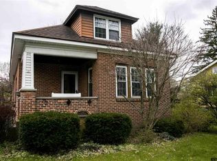 3 W Sand Lake Rd, Wynantskill, NY 12198