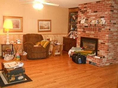 3rd image of 857 Wightman Dr