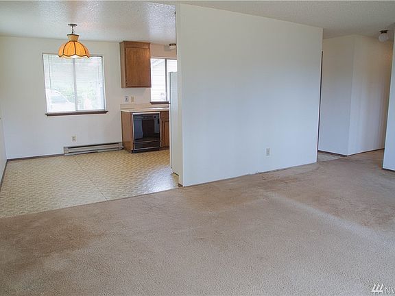 4th image of 3224 Cedarwood Ave