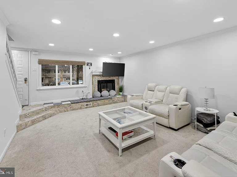 423 Cannon Ct #423 — Photo 8