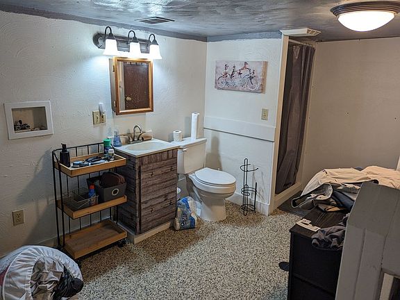 3rd image of 2419-2423 Carey Way