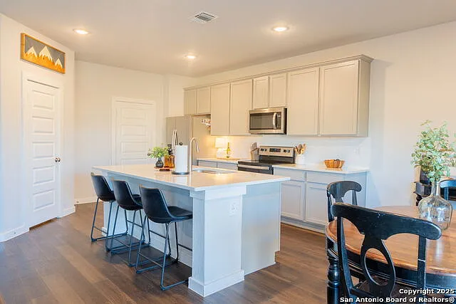 Building Photo - 14603 Emerio Dr