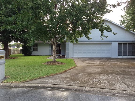 3 Car Garage - 940 Sq Ft