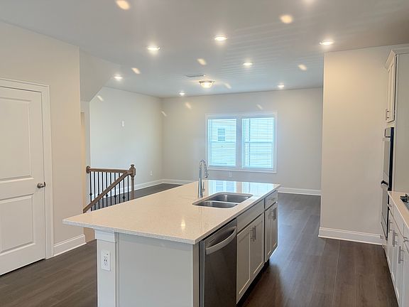 5th image of 2756 Devon Vale St