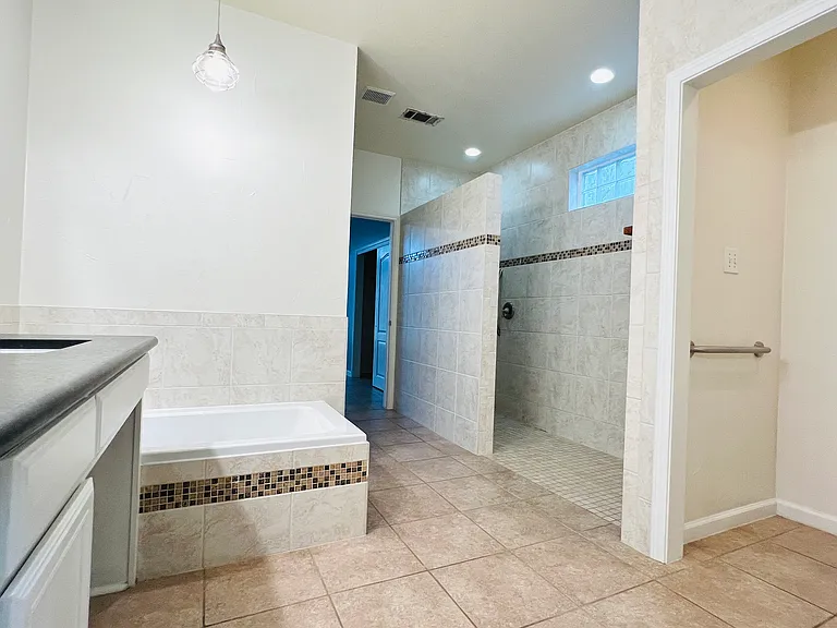 1042 Fireside Dr — Photo 15
