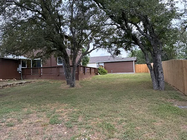 823 Cypress Ln — Photo 7