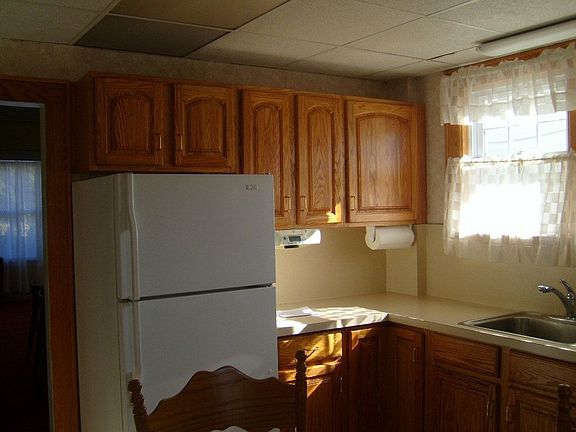 Large Eat-In-Kitchen