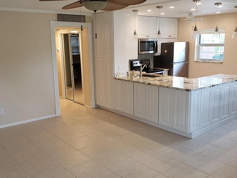 2455 NE 51st St #E-201 — Photo 22