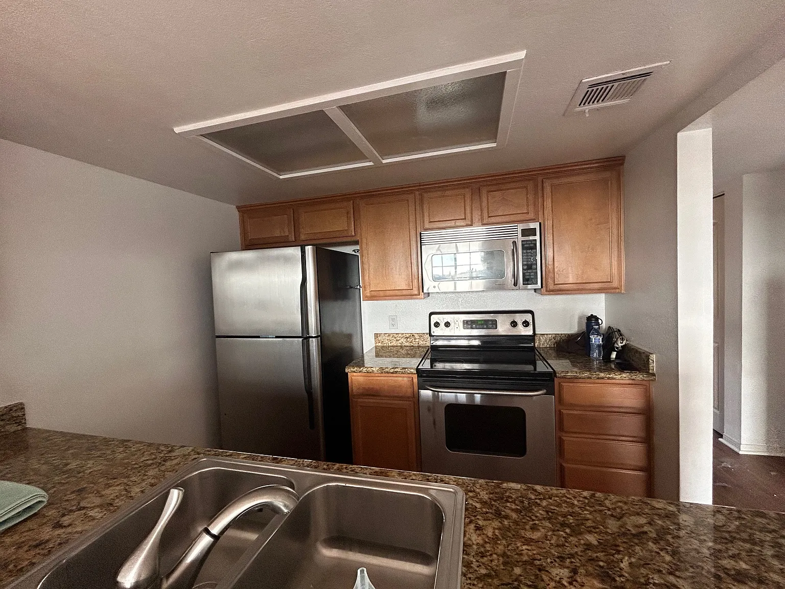 1 bed, 708 sqft, $2,350 — Photo 4