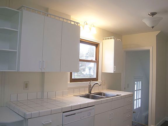 3rd image of 1552 6th St
