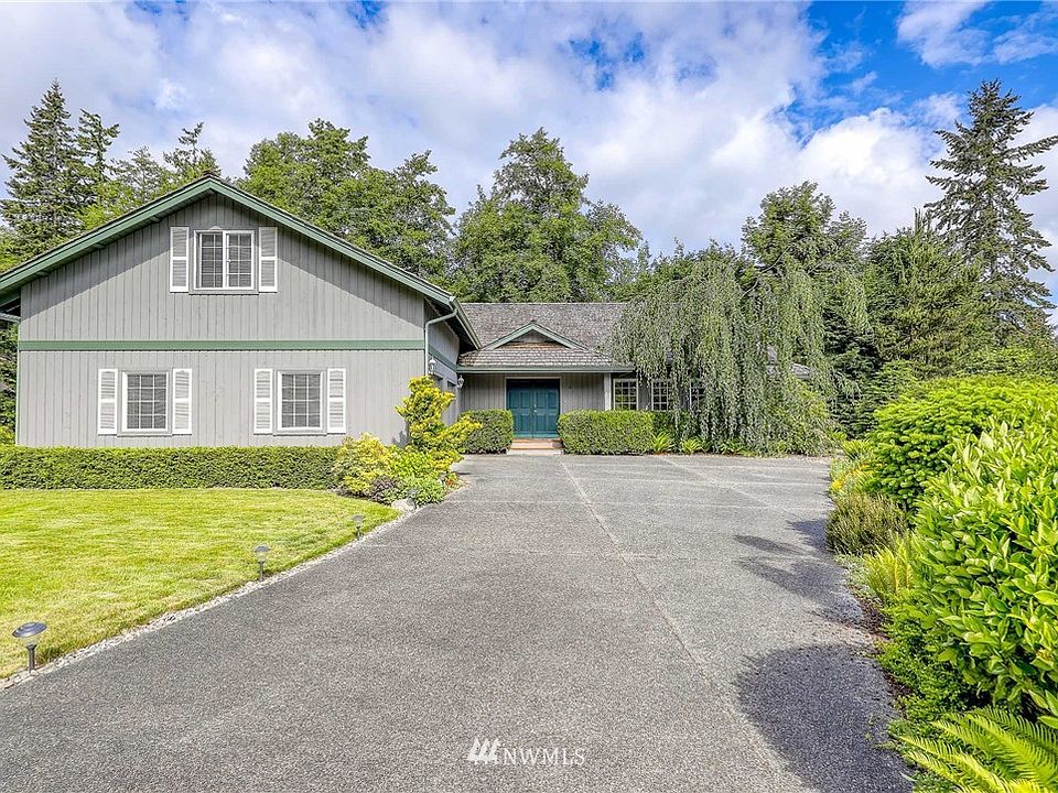 Home tucked into the back of the lot.  Located on quiet cul-de-sac.