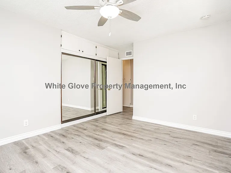 2623 Balfour Ave — Photo 9