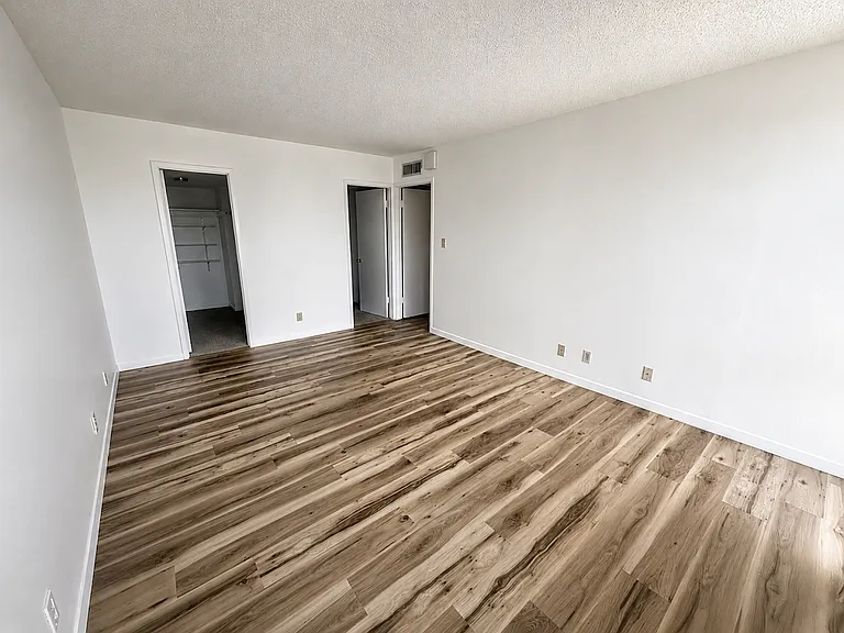 7400 Sun Island Dr #205 — Photo 8