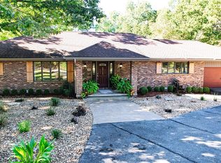 15881 Sunrise Rd, Gravette, AR 72736