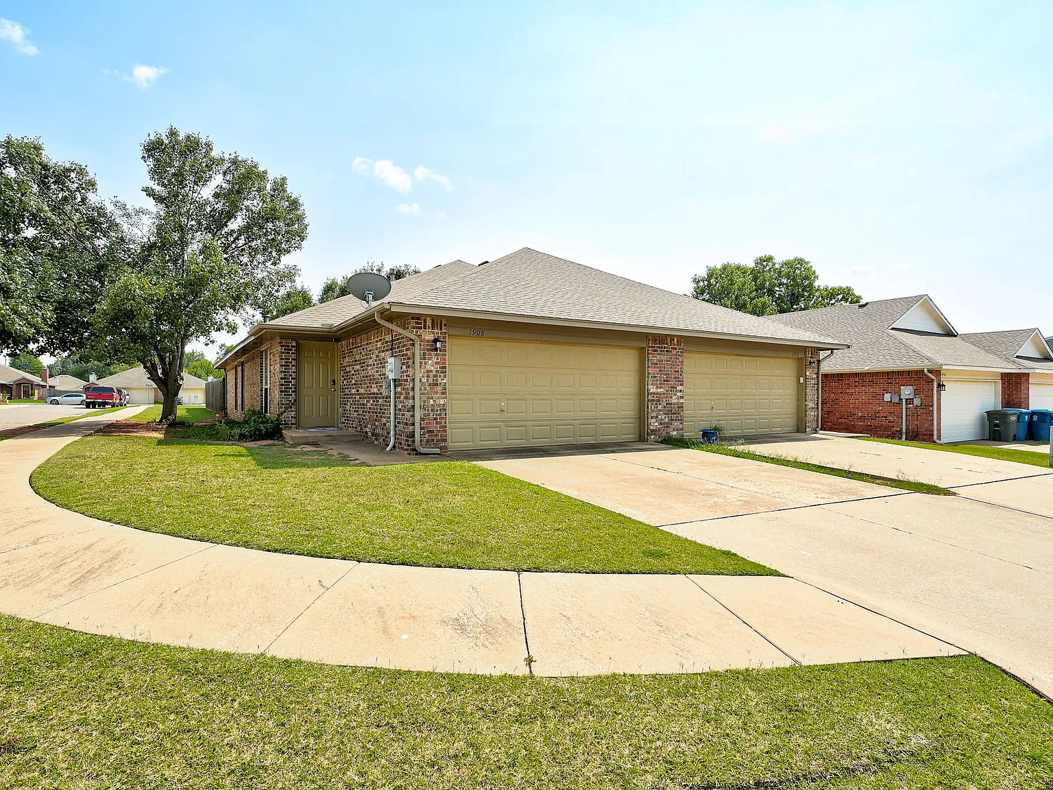 3 bed, 1250 sqft, $1,495 — Photo 1