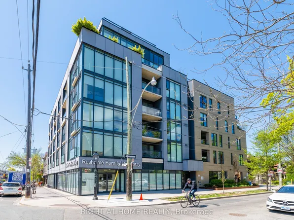 130 Rusholme Rd #202, Toronto, ON M6H 2Y7