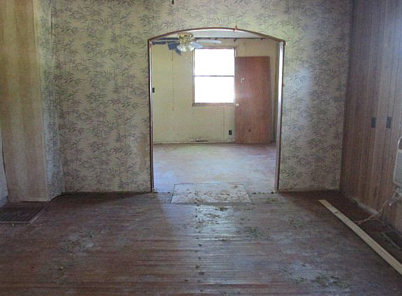 4th image of 404 N King St