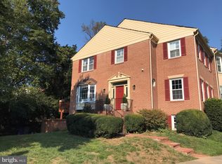 6857 Williamsburg Pond Ct, Falls Church, VA 22043