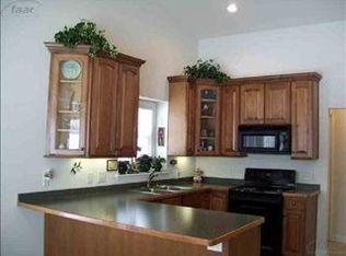3208 Ivy Ln, Grand Blanc, MI 48439