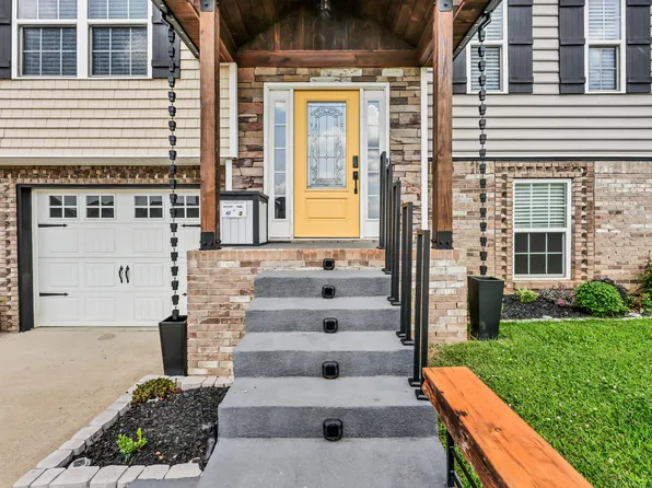 777 Banister Dr, Clarksville, TN 37042