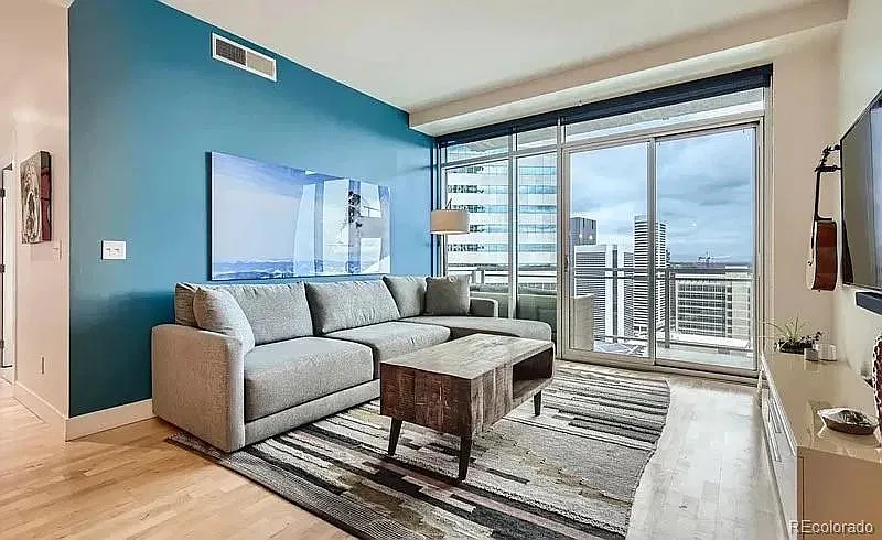 2 bed, 2.0 bath, 1142 sqft, $3,595 — Photo 2