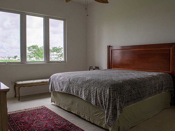 2nd image of 32 Harbour Isle Dr E #104