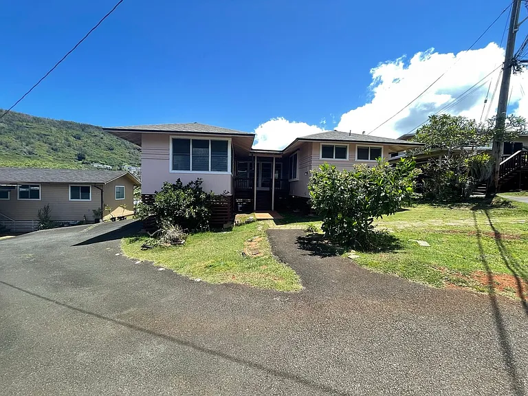 2530 Kalihi St — Photo 1