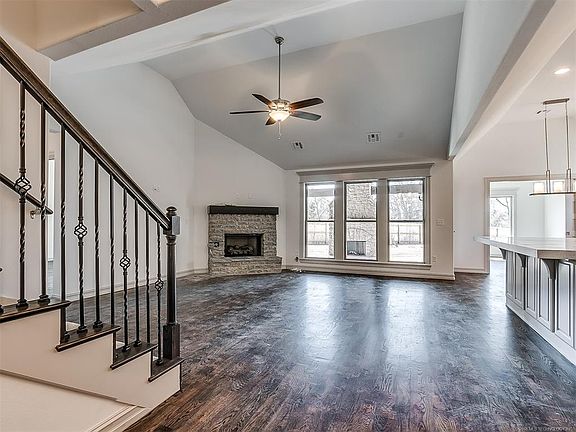 4th image of 2417 W Winston St