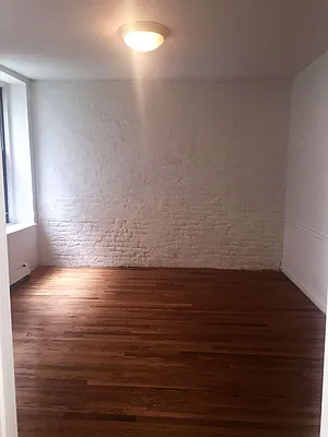 Rented by Pink Stone Realty LLC | media 27