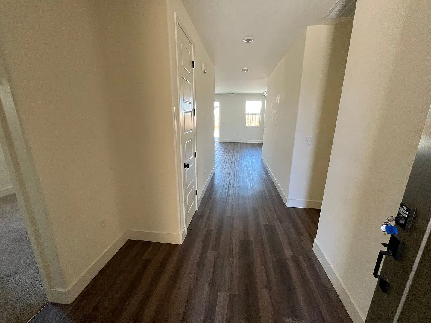 Beautiful Home for rent in Visalia, Ca — Photo 4