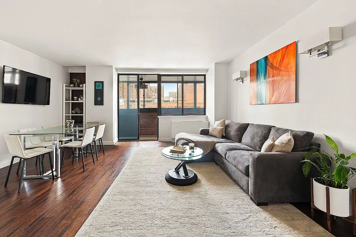 233 E 86th St APT 11C photo 1