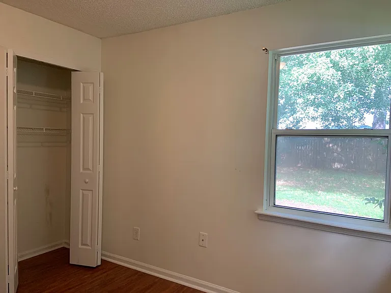 2704 Ian Ct — Photo 18