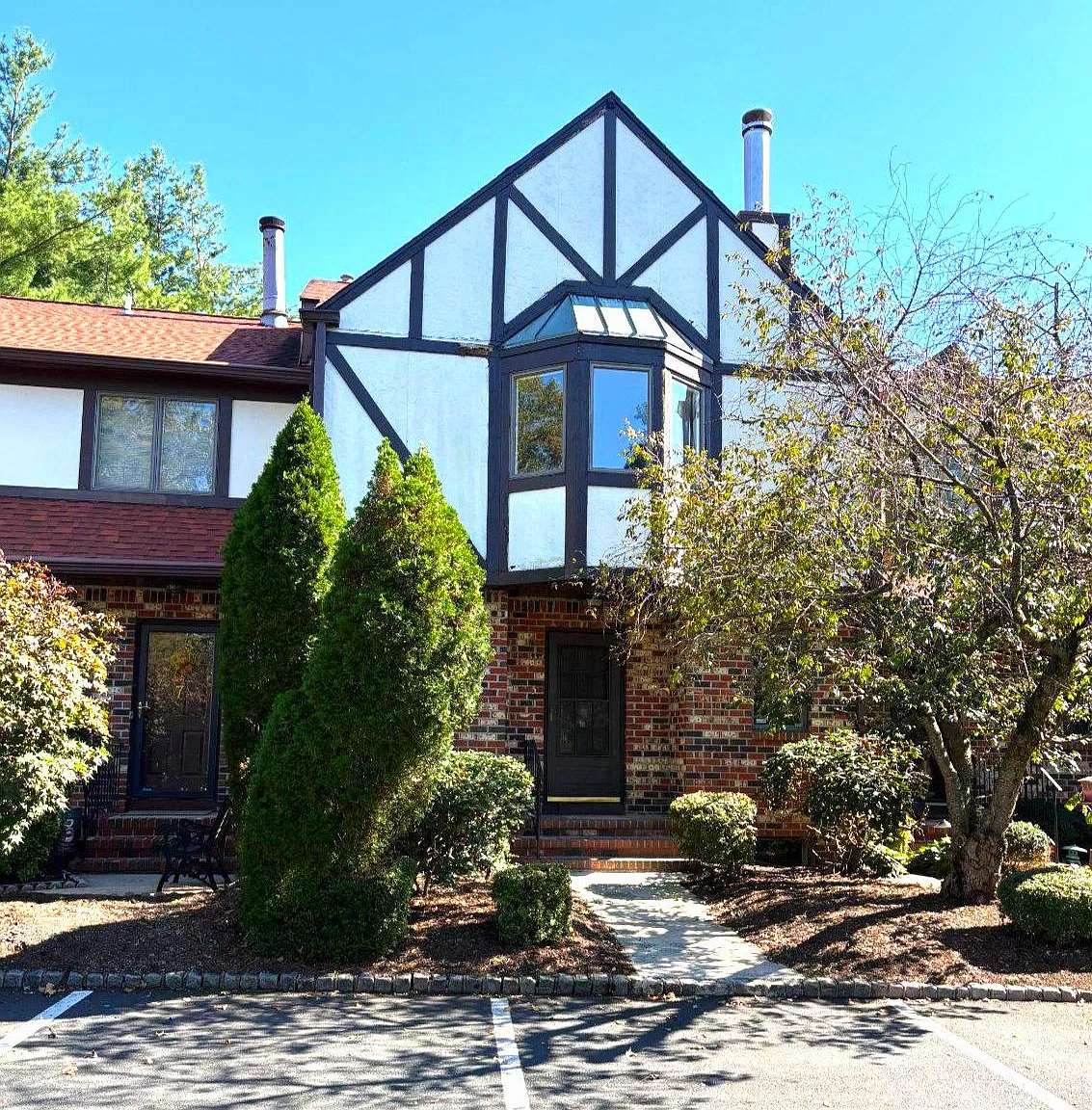 3 bed, 2.5 bath, 1712 sqft, $3,050 — Photo 1