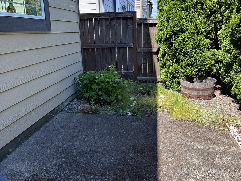 402 NE 77th Ave — Photo 24