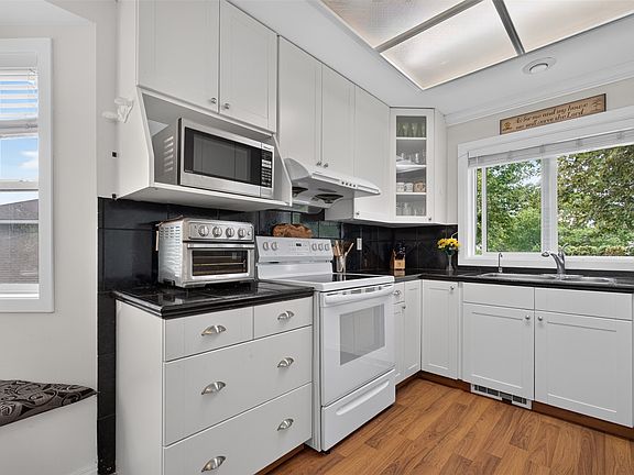 4th image of 232 Ranchland Ct