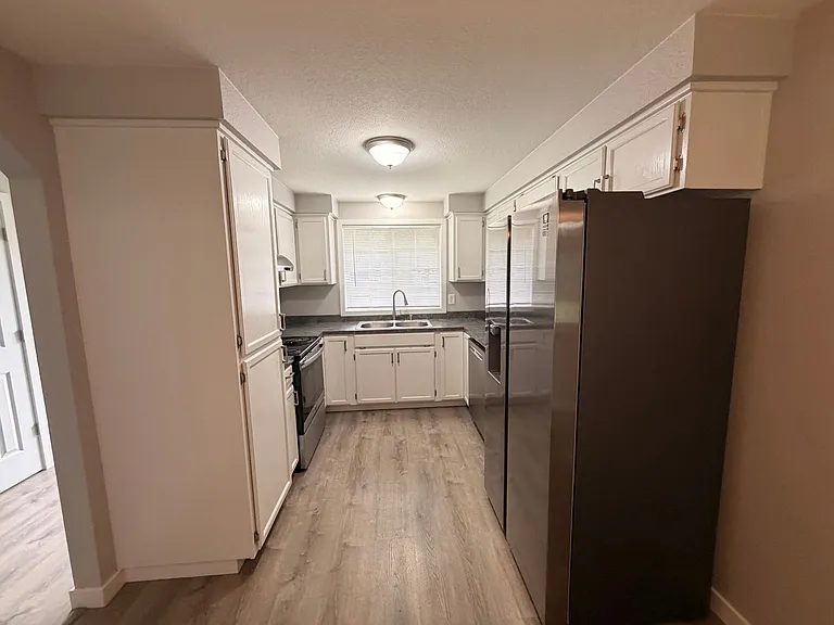 829 Portage St #B — Photo 2