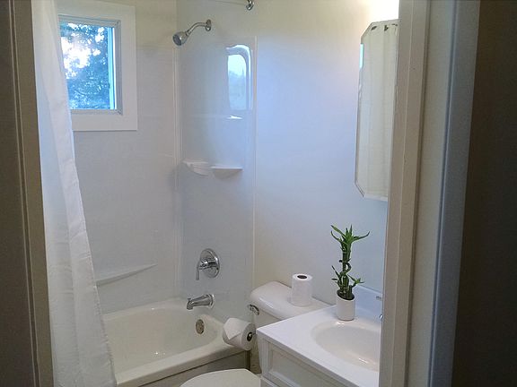 2nd image of 4204 Winthrop Ave