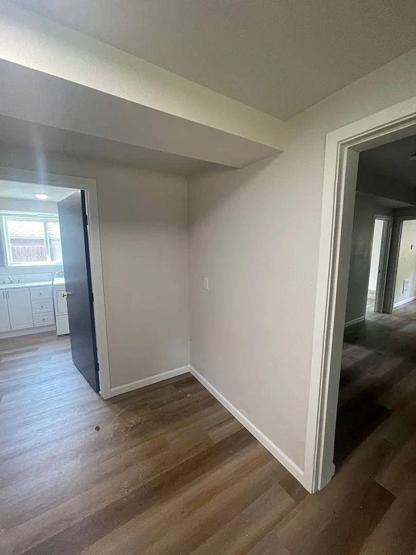 Limited-Time Offer: $25 Application Fee, Apply Today! Updated 8 Bedroom Home for Rent! — Photo 4