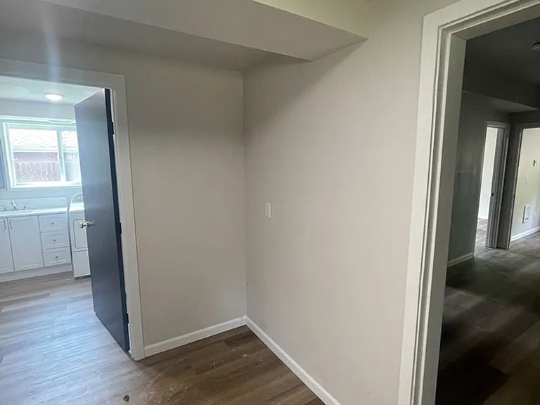 1017 Yew St — Photo 4