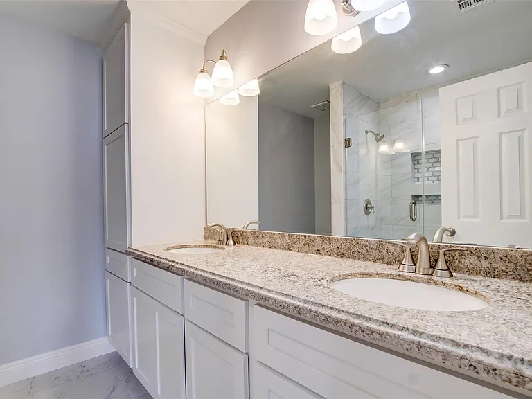 11840 Spring Grove Dr — Photo 18