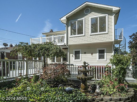 3rd image of 1015 Stewart Ln