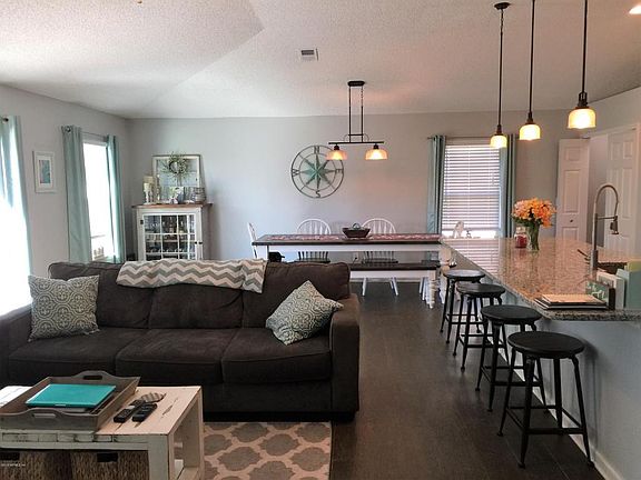 4th image of 13524 Las Brisas Way