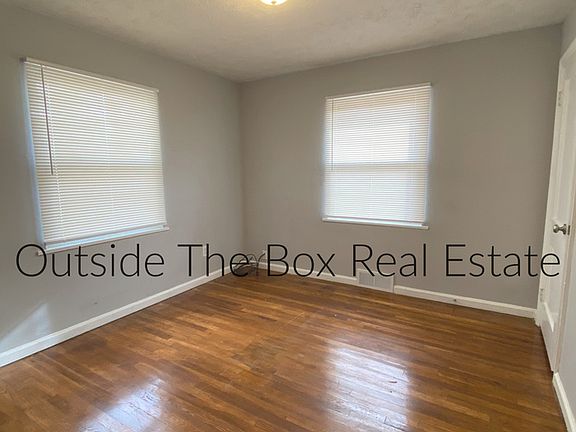 5th image of 1560 Vancouver Dr